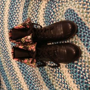 Combat boots